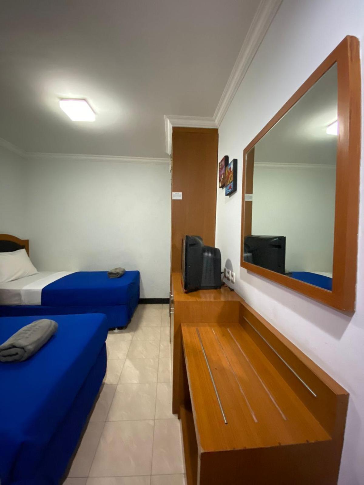 Karsa Utama Hotel Jakarta Exterior foto