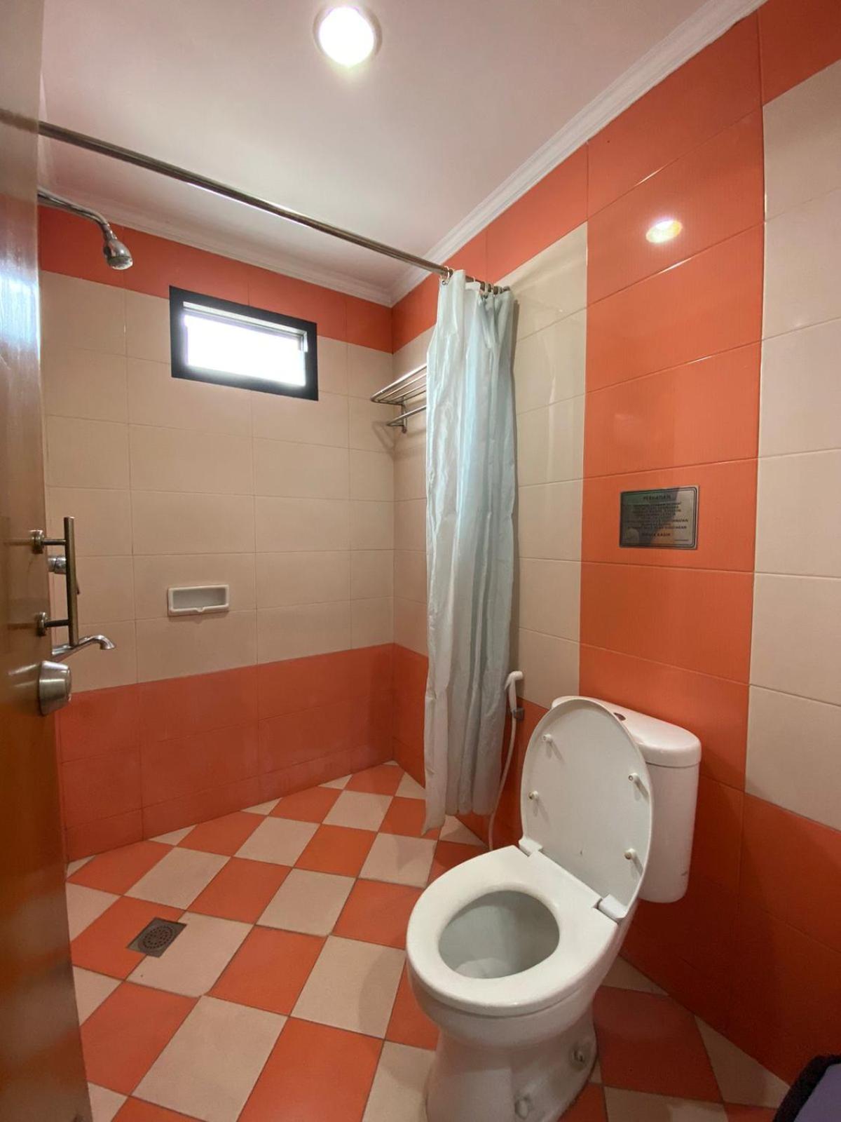 Karsa Utama Hotel Jakarta Exterior foto