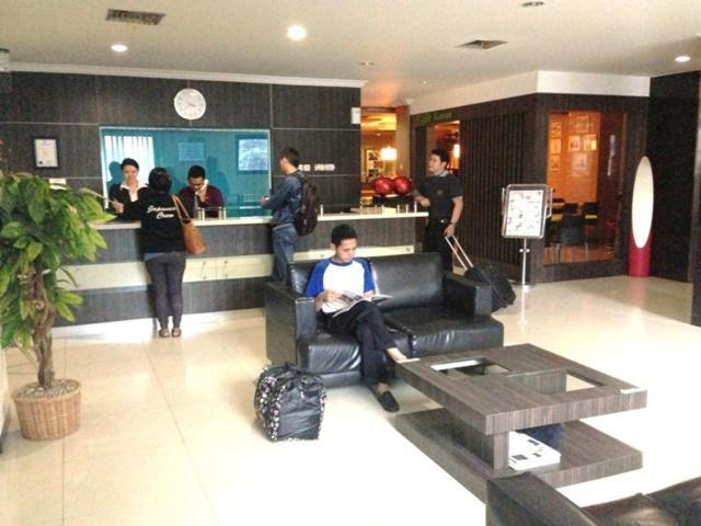 Karsa Utama Hotel Jakarta Exterior foto