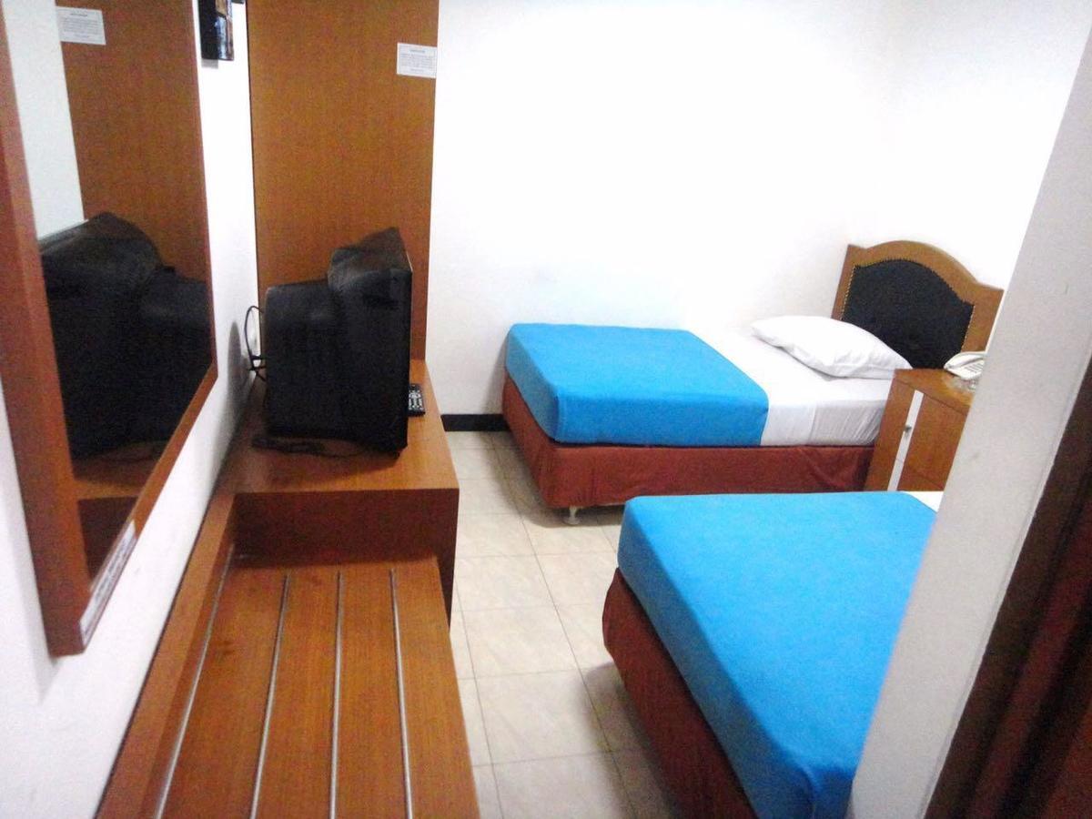 Karsa Utama Hotel Jakarta Exterior foto